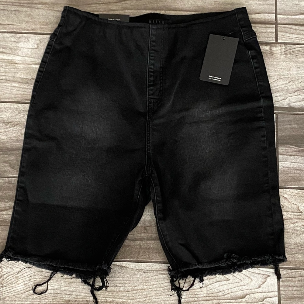 Risen Bermuda Shorts